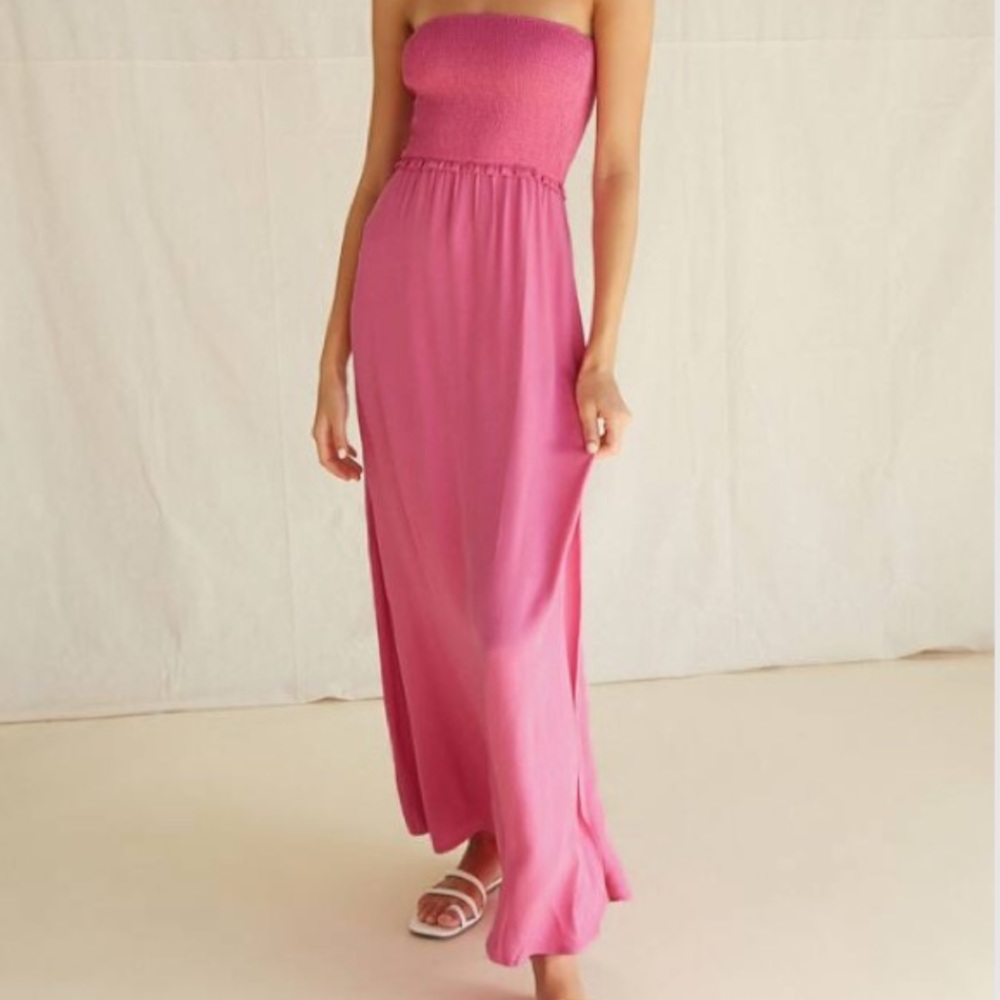 NWT Smocked Strapless Dress